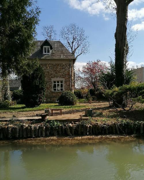 Pavillon C.R Panzió Isles-sur-Suippe Kültér fotó